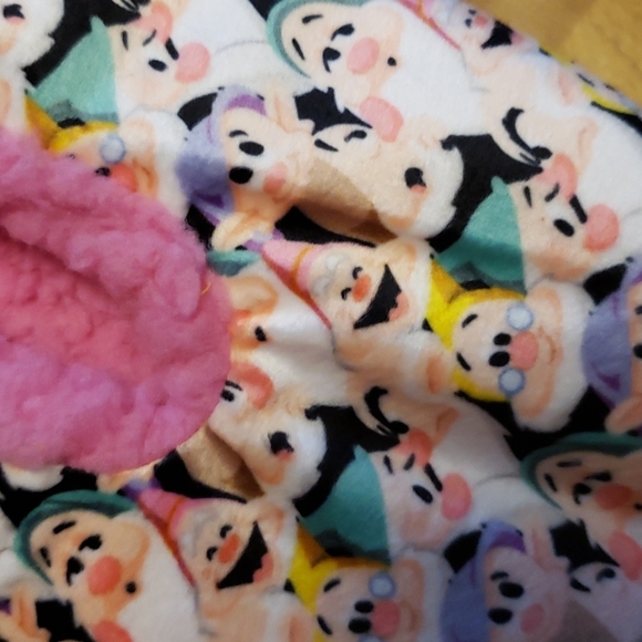 NWT Disney 7 Dwarves slippers OS - Picture 3 of 3